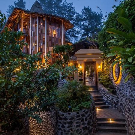 Tira Vilagna Suites & Spa Кинтамани Экстерьер фото