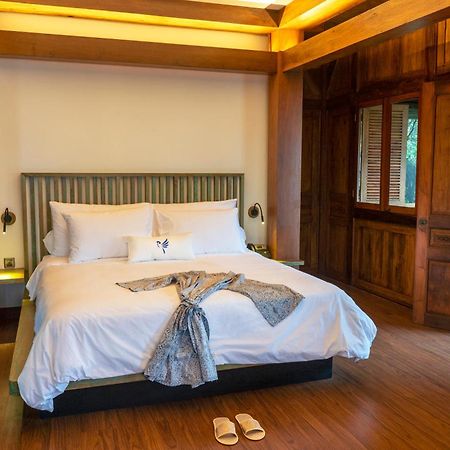 Tira Vilagna Suites & Spa Кинтамани Номер фото