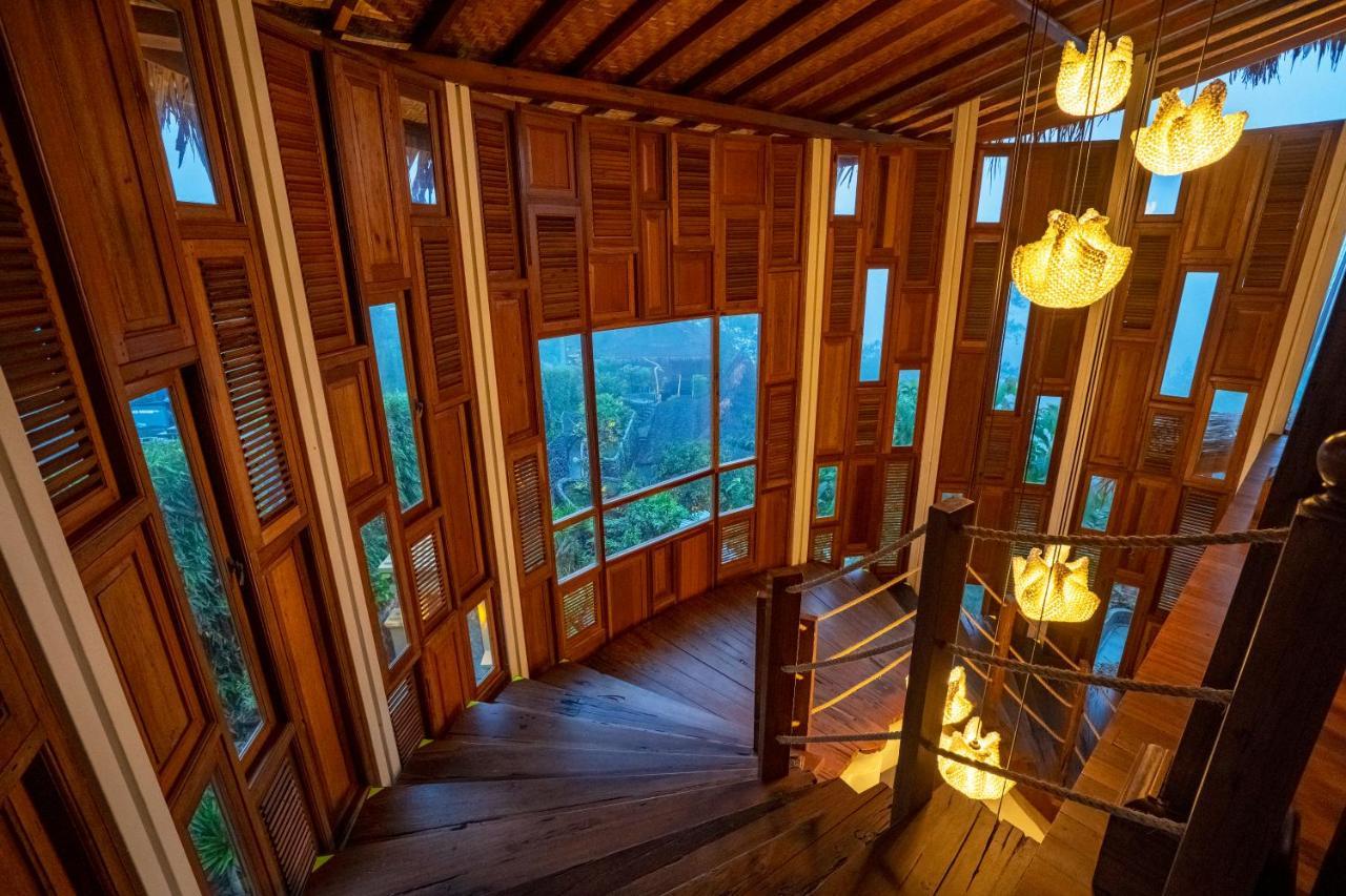 Tira Vilagna Suites & Spa Кинтамани Экстерьер фото