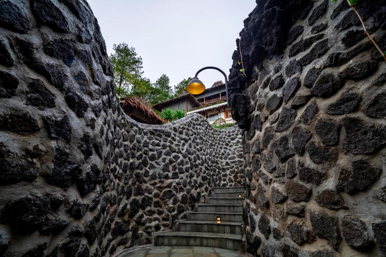 Tira Vilagna Suites & Spa Кинтамани Экстерьер фото