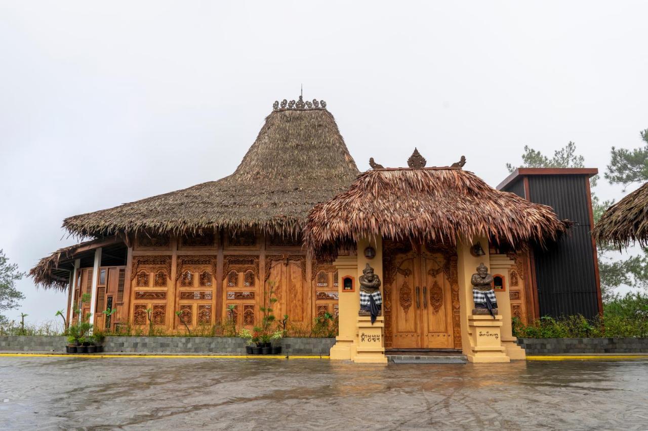 Tira Vilagna Suites & Spa Кинтамани Экстерьер фото