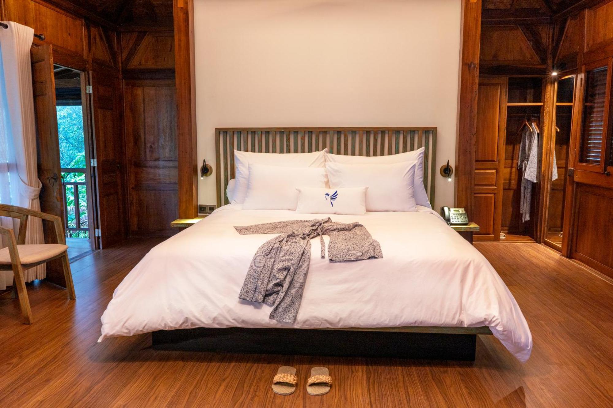 Tira Vilagna Suites & Spa Кинтамани Номер фото